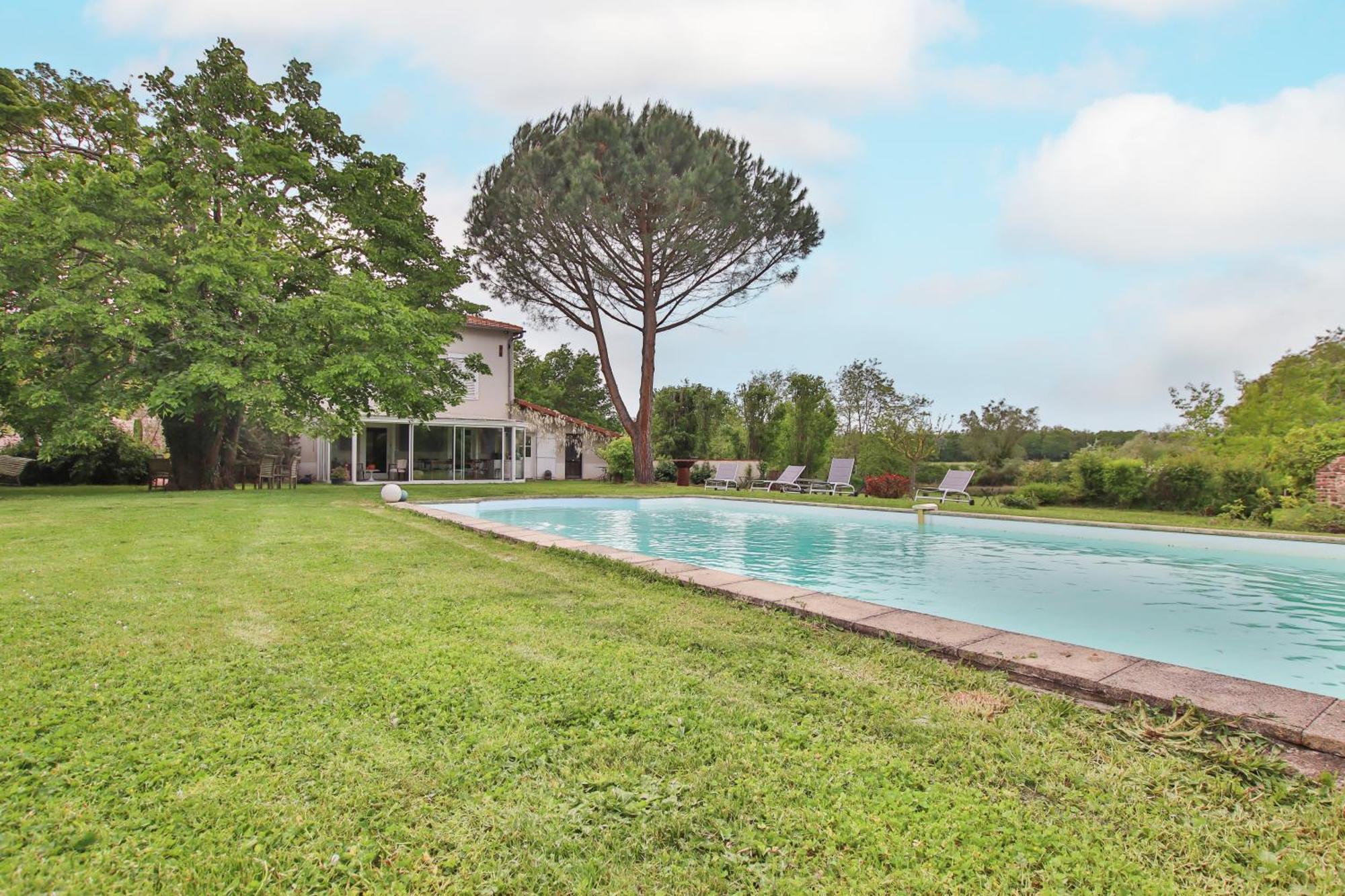 Guest house Domaine D'aromm - D'hotes & - Piscine, Etangs & Animaux - Au Calme Ouches